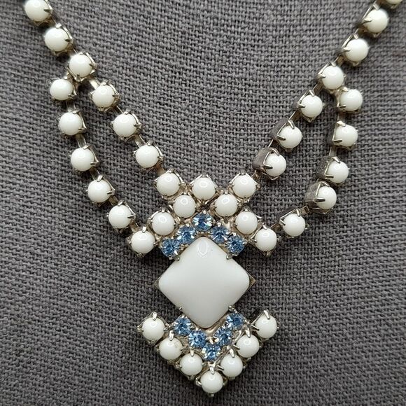 Vintage Milk Glass Soft Blue Rhinestone Necklace Choker Unsigned - Picture 4 of 11